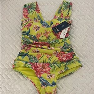 Caribbean Joe Tropical Floral Womens Swimsuit Sz S